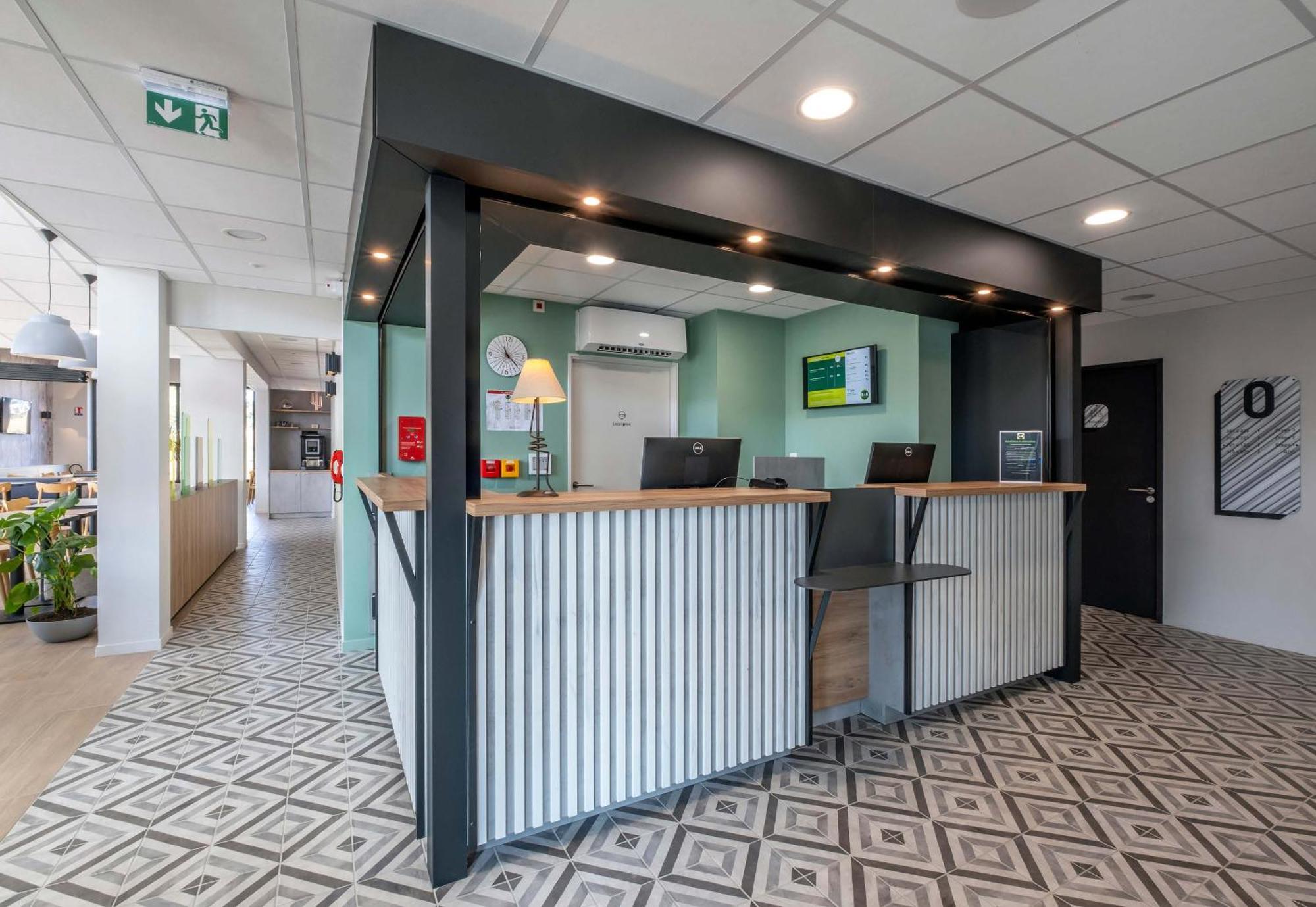 B&B Hotel 생트 외부 사진